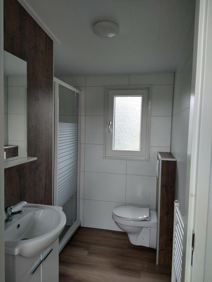 Lathumlodge Met Parkvoorzieningen Екстериор снимка